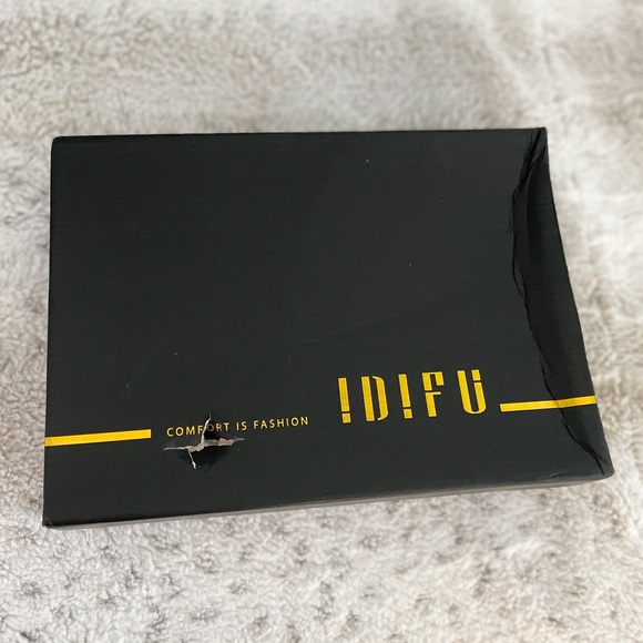 Gold Heels - Picture 5 of 7